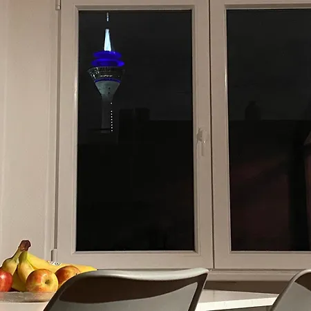 Cosy & Flat Near Center * Dusseldorf